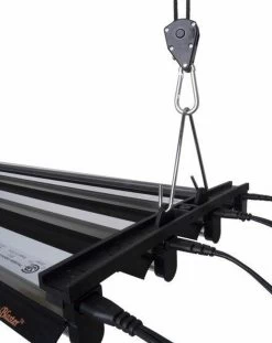 SunBlaster Hang It - Adjustable Hangers (2 Pack) -Repti Life Shop sunblaster sunblaster hang it adjustable hangers 2 pack 91663.1620677632